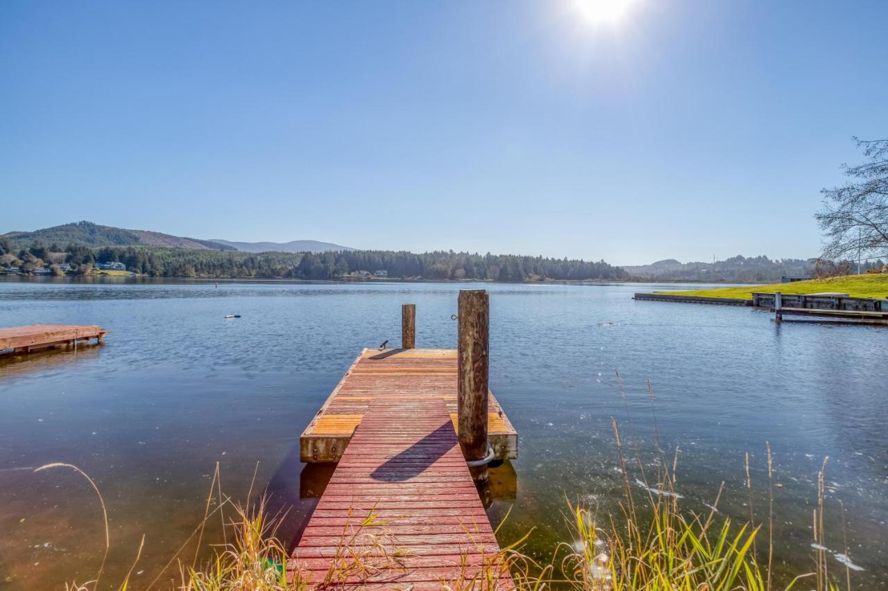 Regatta Park Lake House Lincoln City Exterior foto