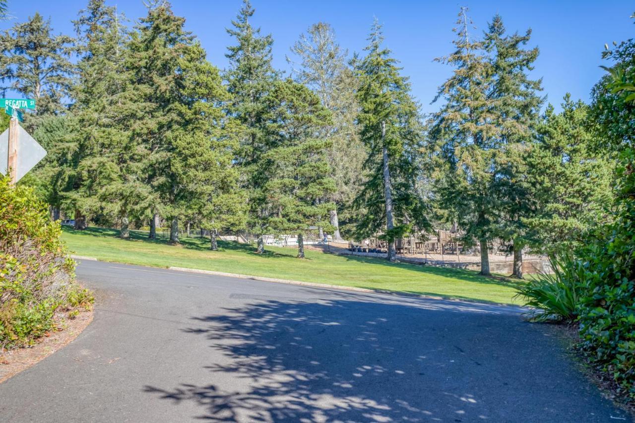 Regatta Park Lake House Lincoln City Exterior foto